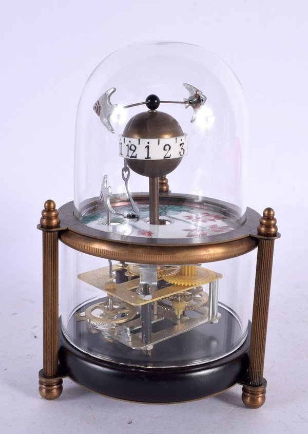 Aquarium Clock with Oscillating Fish